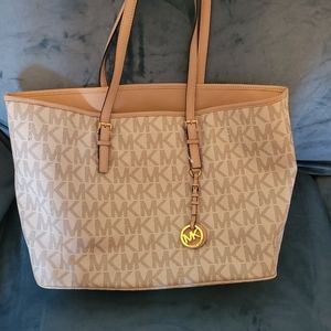 Michael Kors Jet Set Logo Laptop Travel